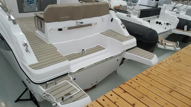 Ranieri International RANIERI NEXT 330 LX 2023