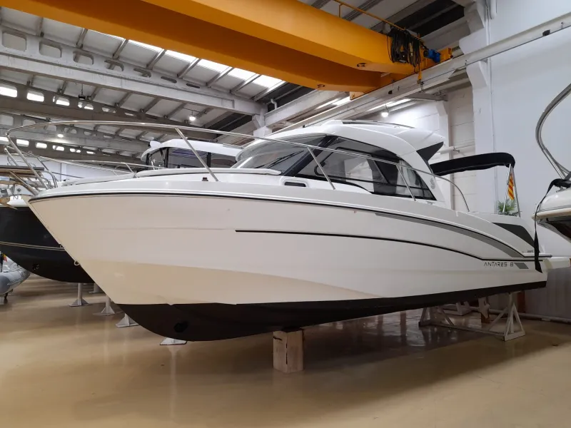 Beneteau BENETEAU ANTARES 8 2019