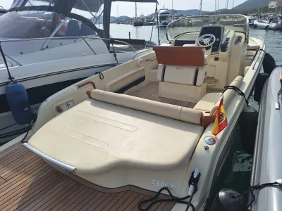 Foto del barco Invictus  INVICTUS 280 CX 2019