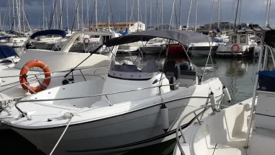 Foto del barco Jeanneau JEANNEAU CAP CAMARAT 6.5 CC 2022