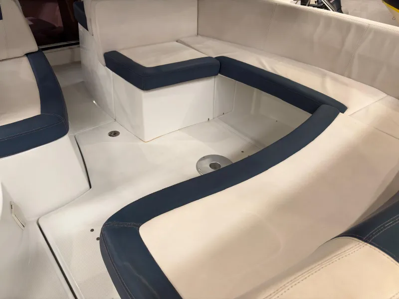 Jeanneau JEANNEAU LEADER 8 2013