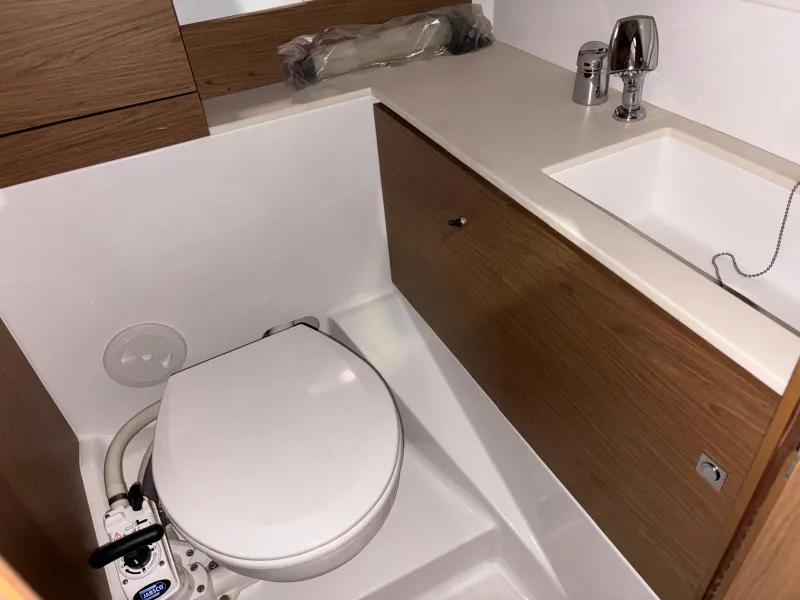 Jeanneau JEANNEAU LEADER 8 2013