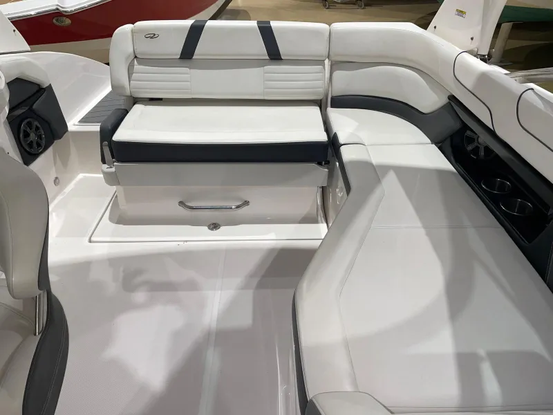 Regal REGAL 24 FASDECK 2018