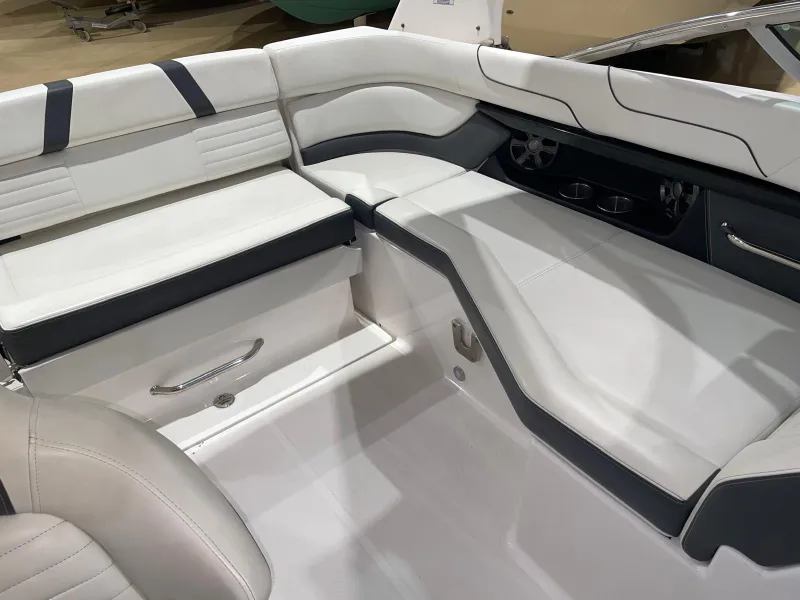 Regal REGAL 24 FASDECK 2018