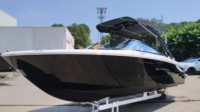 Foto del barco Regal REGAL LX2 2022