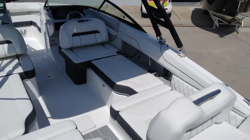 Regal REGAL LX2 2022