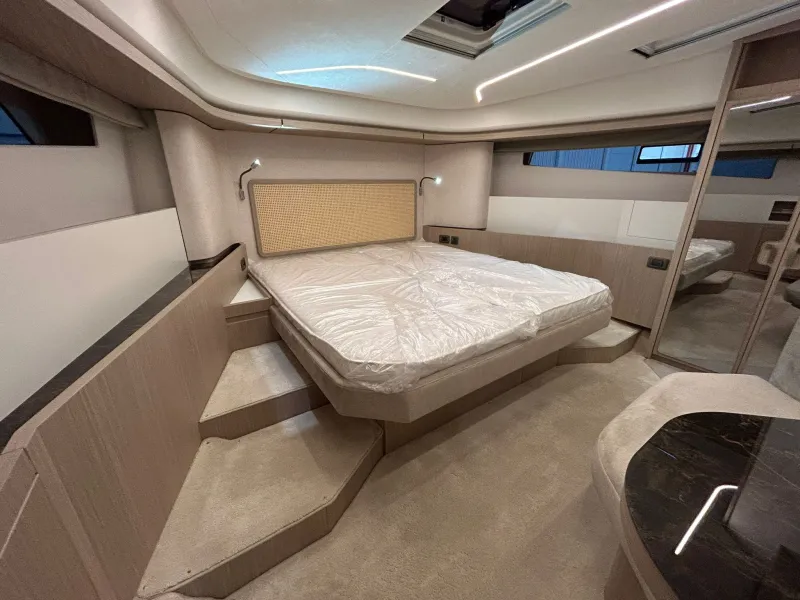Prestige Yachts PRESTIGE F4.9 FLY 2026