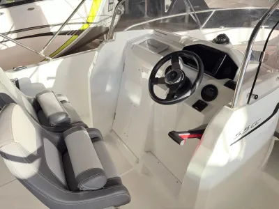 Foto del barco Jeanneau JEANNEAU CAP CAMARAT 5.5 CC 2023