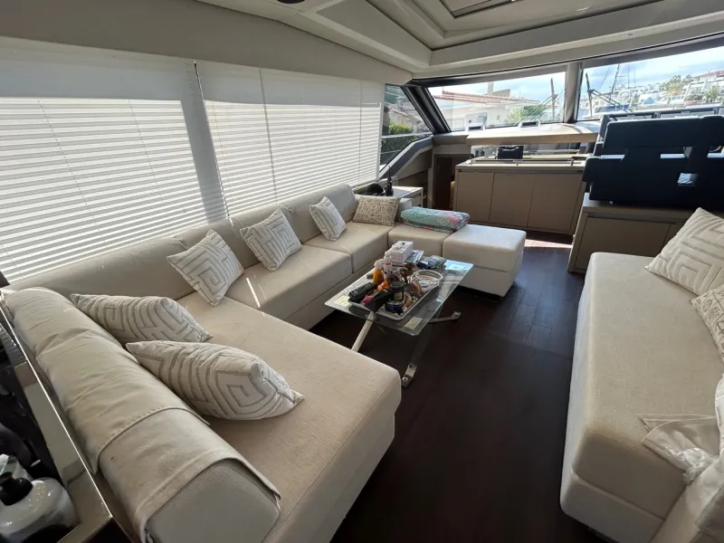 Prestige Yachts PRESTIGE 680 S 2018