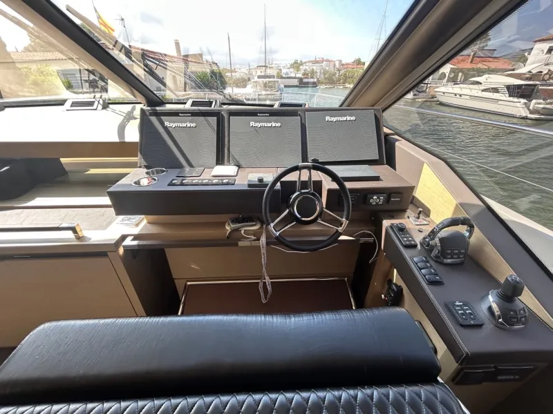Prestige Yachts PRESTIGE 680 S 2018