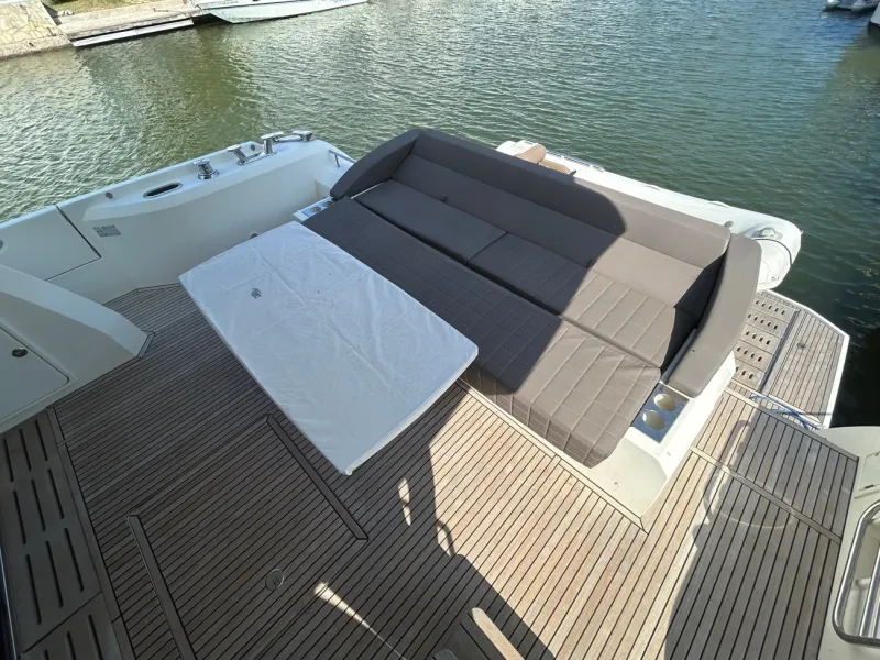 Prestige Yachts PRESTIGE 680 S 2018