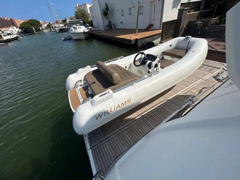 Prestige Yachts PRESTIGE 680 S 2018