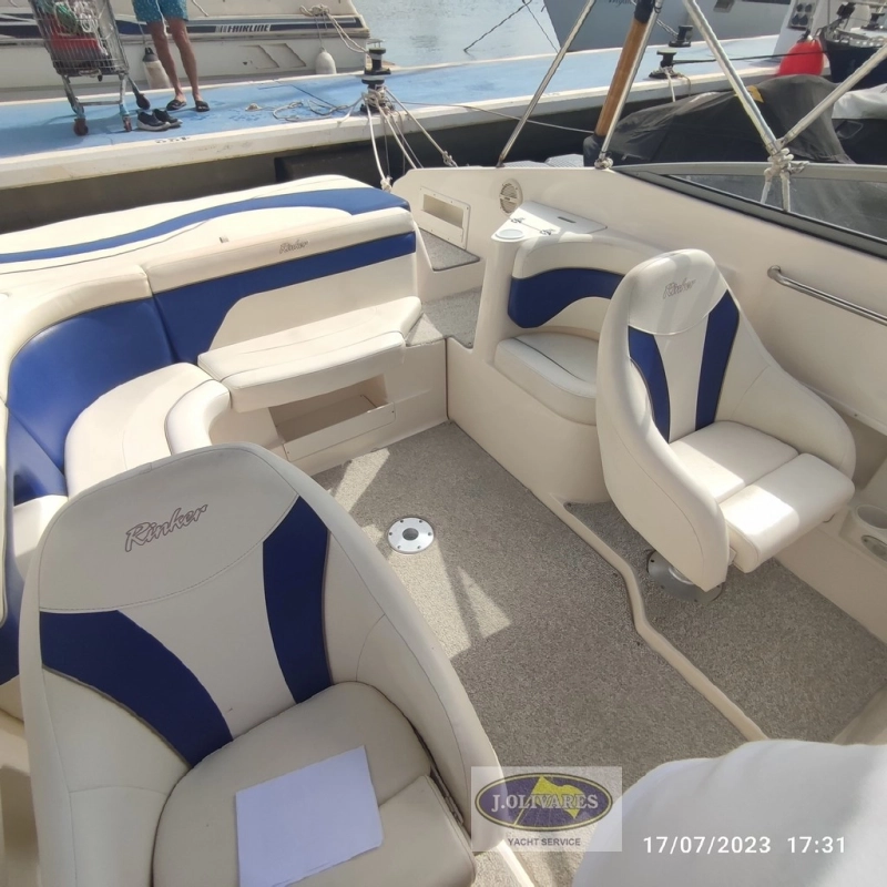 Rinker 232 Captiva 2004