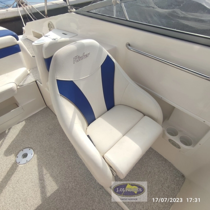 Rinker 232 Captiva 2004