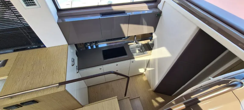 Sessa SESSA C42 2016