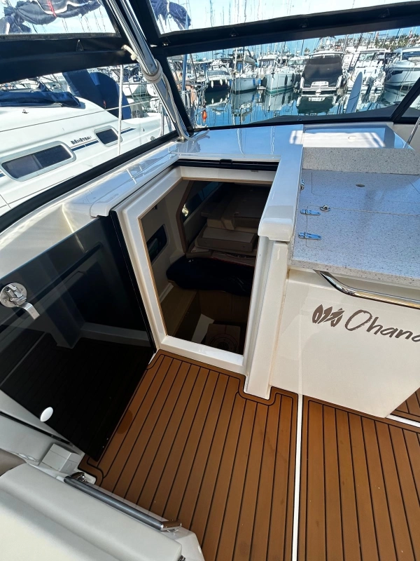 Aquila 32 Sport 2023