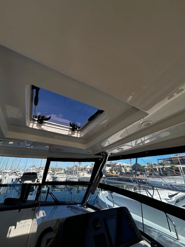 Aquila 32 Sport 2023