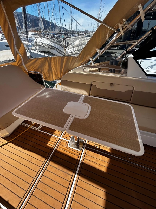 Aquila 32 Sport 2023