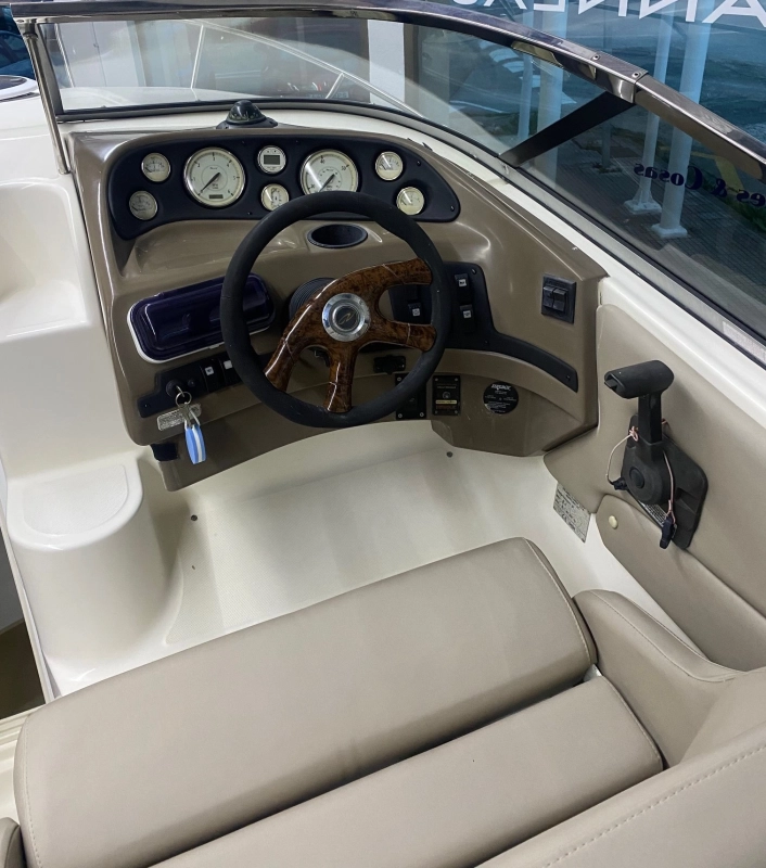 Regal 2650 Cuddy 2005