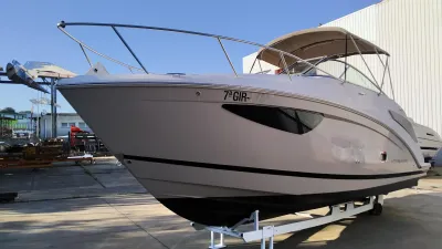 Foto del barco Regal REGAL 26 EXPRESS 2017
