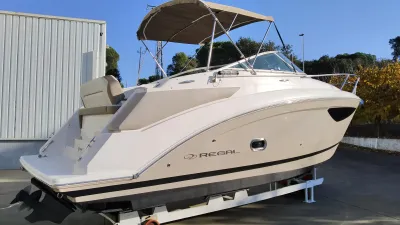 Foto del barco Regal REGAL 26 EXPRESS 2017