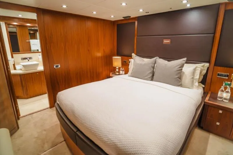 Sunseeker 40 Metre Yacht 2010