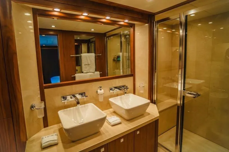 Sunseeker 40 Metre Yacht 2010