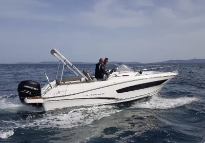 Foto del barco Jeanneau JEANNEAU CAP CAMARAT 7.5 WA SERIE 3 2026