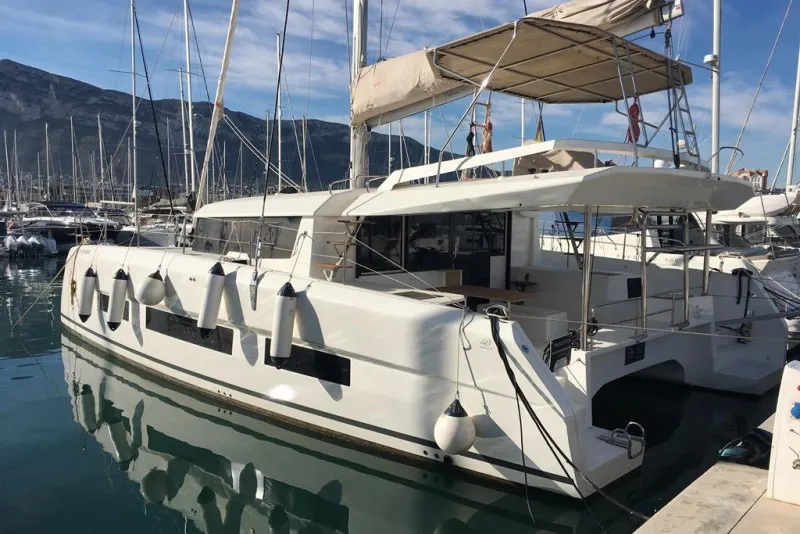 Dufour Catamarans 48 2024