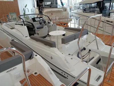 Foto del barco Jeanneau JEANNEAU CAP CAMARAT 7.5 WA SERIE 3 2026