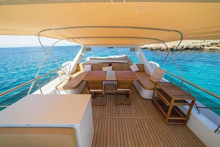 Cantieri di Pisa Akhir 22 1988