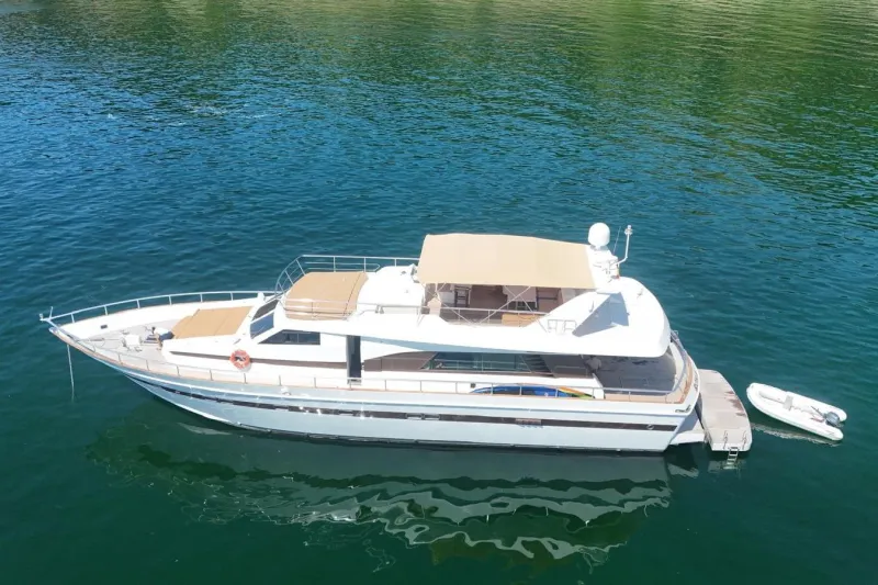 Cantieri di Pisa Akhir 22 1988