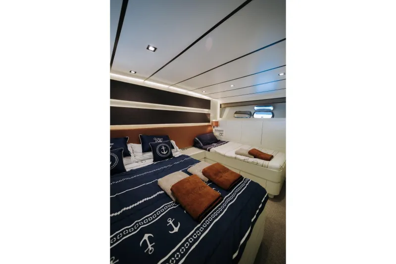 Cantieri di Pisa Akhir 22 1988