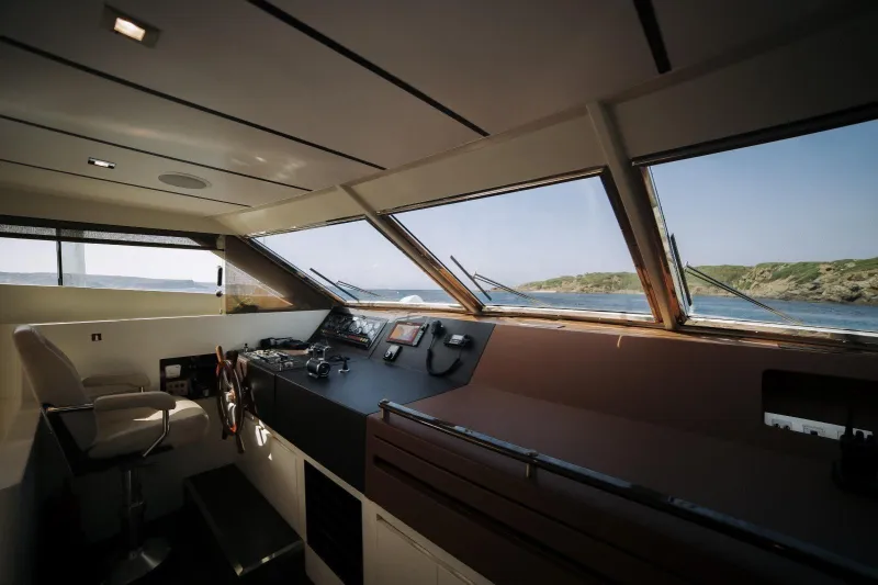 Cantieri di Pisa Akhir 22 1988