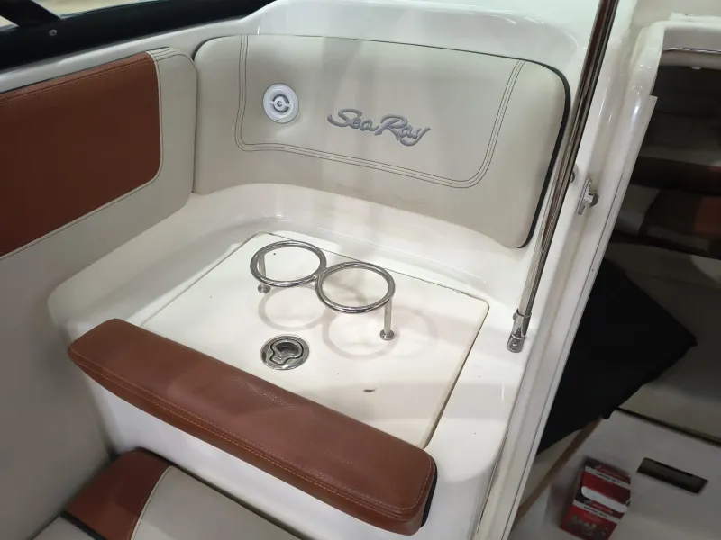 Sea-Ray SEA RAY 240 SUN SPORT 2015
