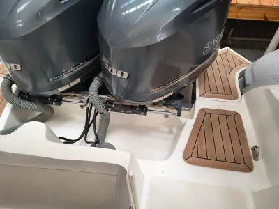 Foto del barco Lomac LOMAC 1000  IN 2012