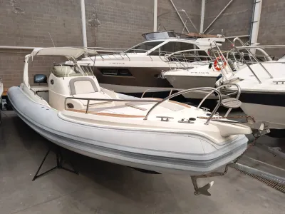 Foto del barco Lomac LOMAC 1000  IN 2012