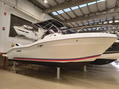 Foto del barco Ranieri International RANIERI EVO 22 2024