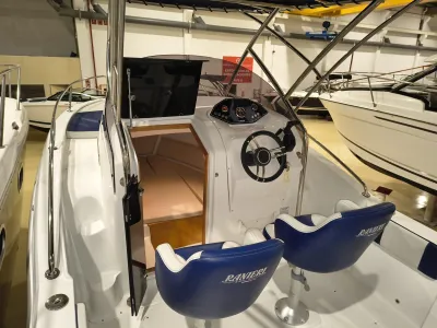 Foto del barco Ranieri International RANIERI EVO 22 2024