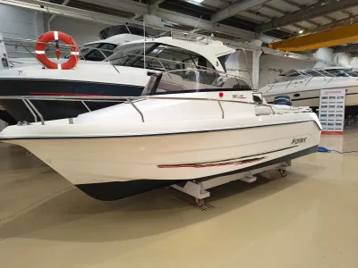 Foto del barco Sirius SIRIUS 560 CABIN  2016