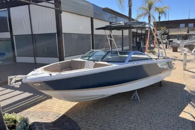 Foto del barco Four Winns H230 2013