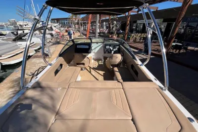 Foto del barco Four Winns H230 2013