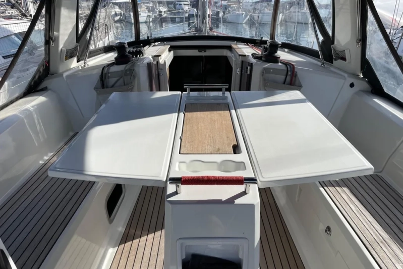 Beneteau Oceanis 35.1 2020