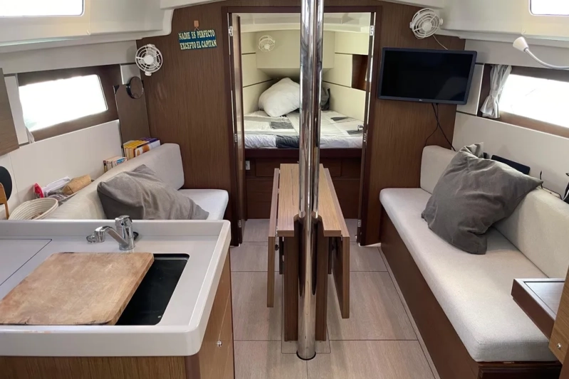 Beneteau Oceanis 35.1 2020