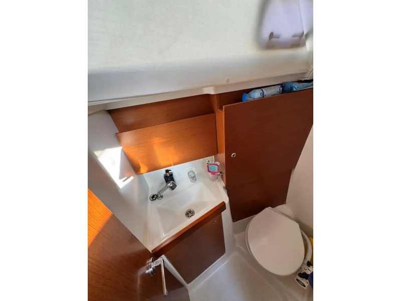 Beneteau Oceanis 38.1 2019