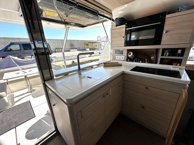 Aquila 44 Yacht 2025