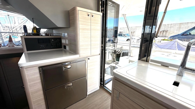 Aquila 44 Yacht 2025