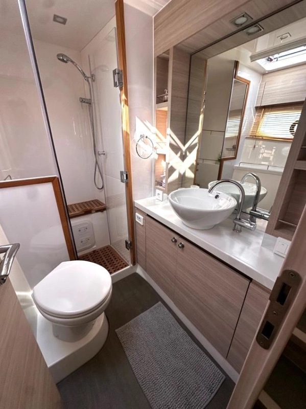 Aquila 44 Yacht 2025